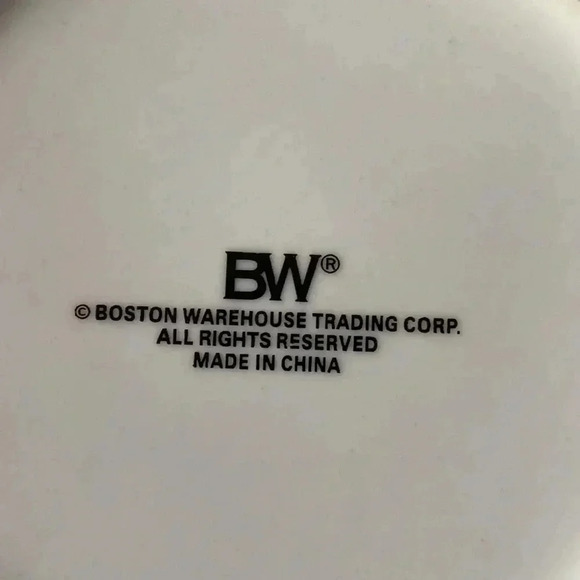 Boston  Warehouse | Set of 4 Cake Plates - Picture 6 of 6